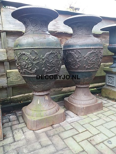 Large cast iron decorative vase 130 cm Decobyjo - Bellingwolde