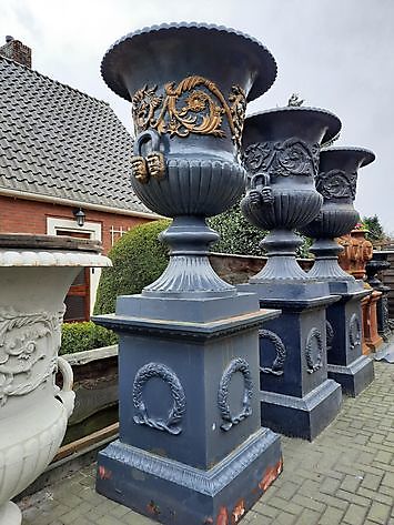 Vase de jardin en fonte sur socle 282 cm Decobyjo - Bellingwolde