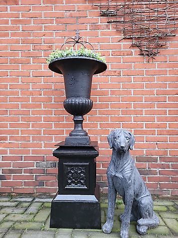 Garden vase on pedestal 116 cm black Decobyjo - Bellingwolde