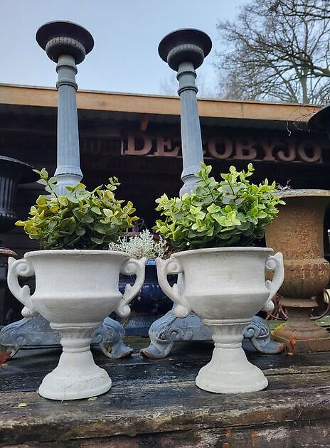 Concrete/plaster vase with ears - Decobyjo - Bellingwolde