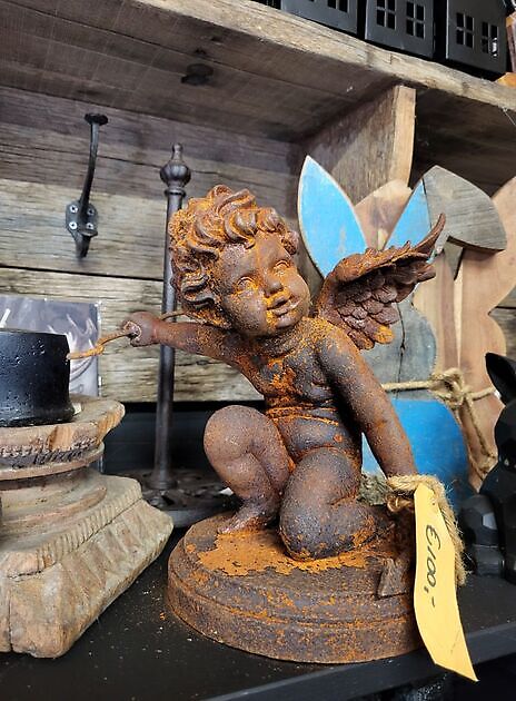 Decobyjo has really cool cast iron statues/ornaments! Decobyjo - Bellingwolde