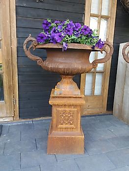 Henkelvase aus Gusseisen, Schüsselvase mit Griffen auf Sockel Decobyjo - Bellingwolde