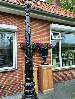 Gietijzeren lantaarnpaal met koperen kap 3.40 cm hoog Decobyjo - Bellingwolde