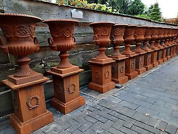 Cast iron bearded man garden vase on plinth 1.40 high Decobyjo - Bellingwolde