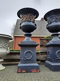 Vase de jardin en fonte sur socle 282 cm Decobyjo - Bellingwolde