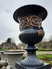 Vase de jardin en fonte sur socle 282 cm Decobyjo - Bellingwolde