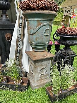 Vase de jardin sur socle 136 Decobyjo - Bellingwolde