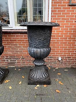 Cast iron garden vase 127 cm black Decobyjo - Bellingwolde