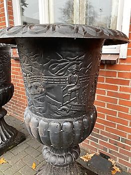 Cast iron garden vase 127 cm black Decobyjo - Bellingwolde