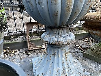 Vase de jardin en fonte 1,30 haut bleu gris patiné Decobyjo - Bellingwolde